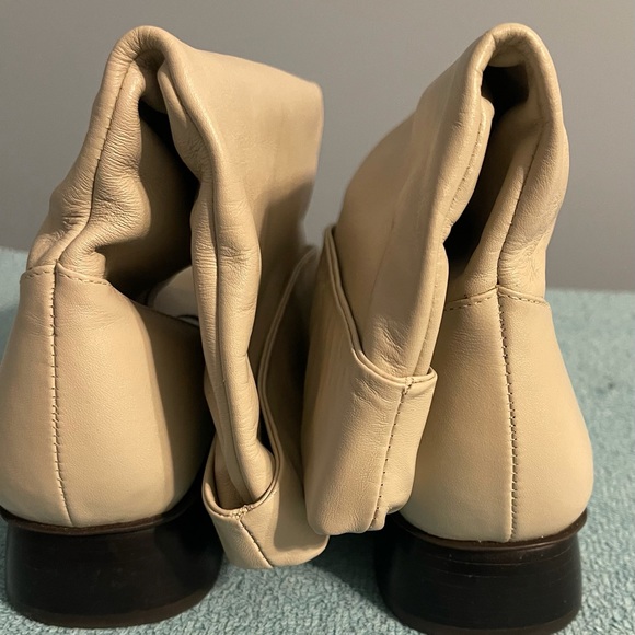 Ladies boot - Picture 2 of 4